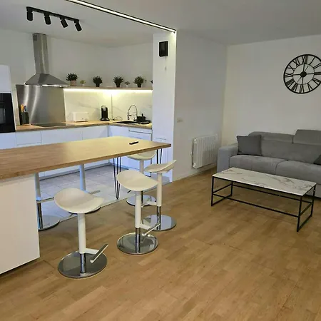 The Blue Sky Haven 2 - 5min To Disneyland Apartment
